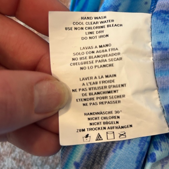 MIRACLESUIT Seraphina Size 16 One-Piece Swimsuit Blue Multi Print Underwire NWT - Picture 8 of 11